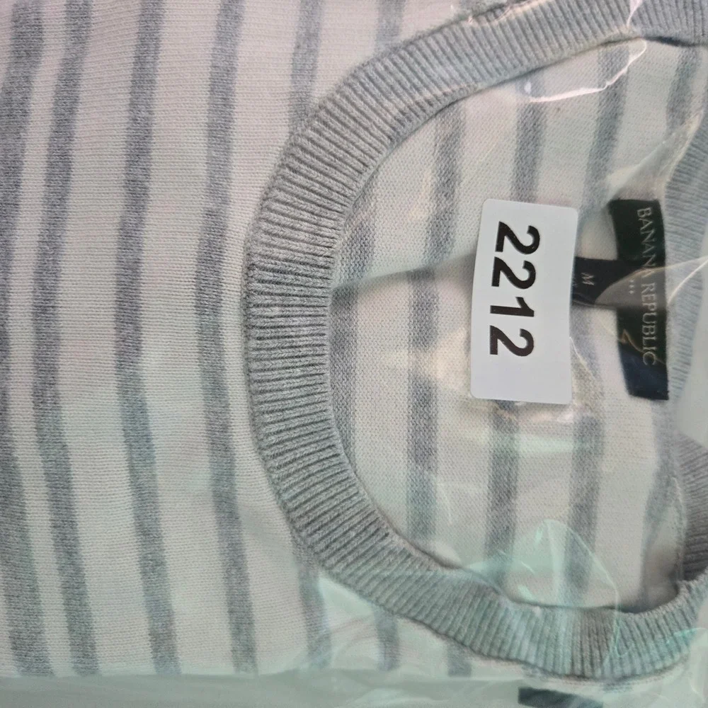Banana Republic Mens Medium Gray White Striped Crewneck Knit Sweater Cotton